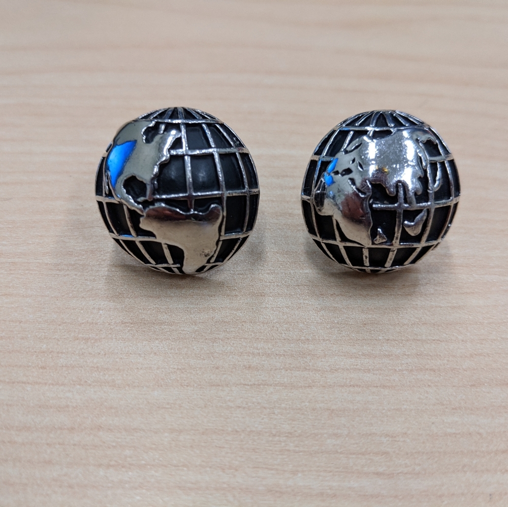 Globe Cuff Links